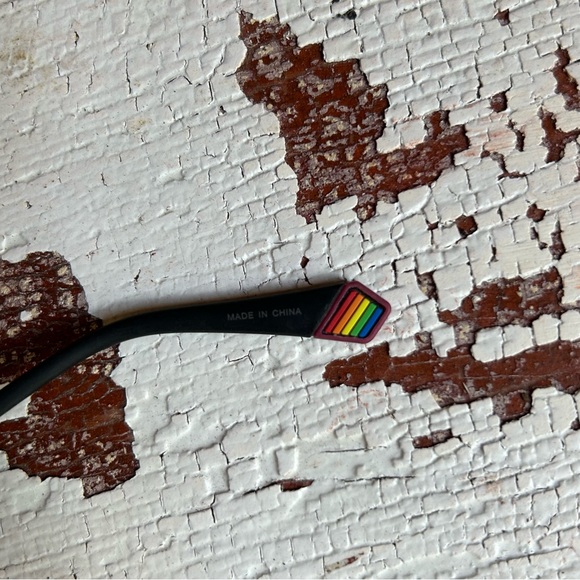 Polaroid sunglasses with removable magnet lenses - Picture 7 of 10